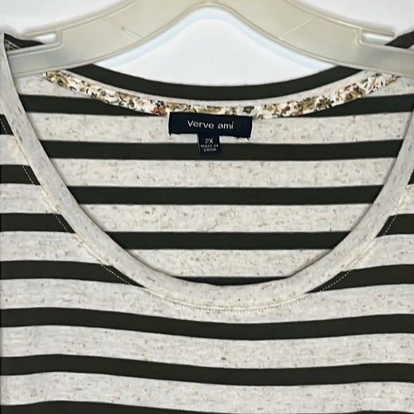 Women's Stylish and Comfortable Short Sleeve, Plus Size, Striped Top. Size 2X - Picture 2 of 12